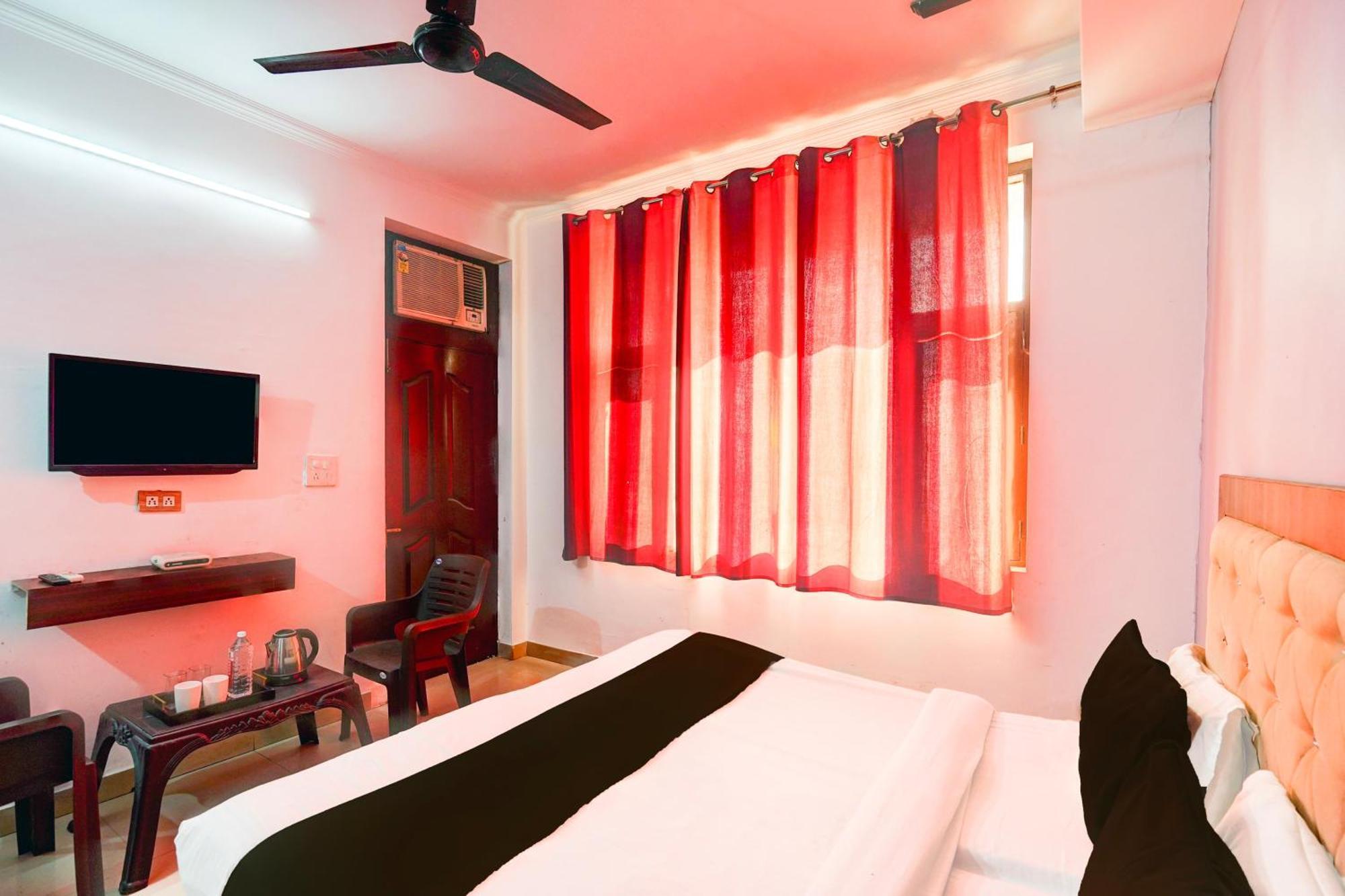 Super Hotel O Palm Dehradun Bagian luar foto